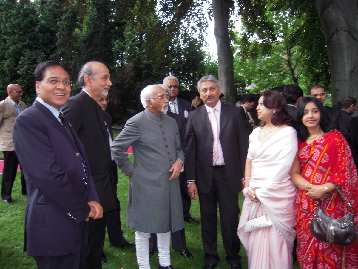 J.E. Hamid Ansari, viceprezident Indie (2007–2017), s rodinou Wadehrových.